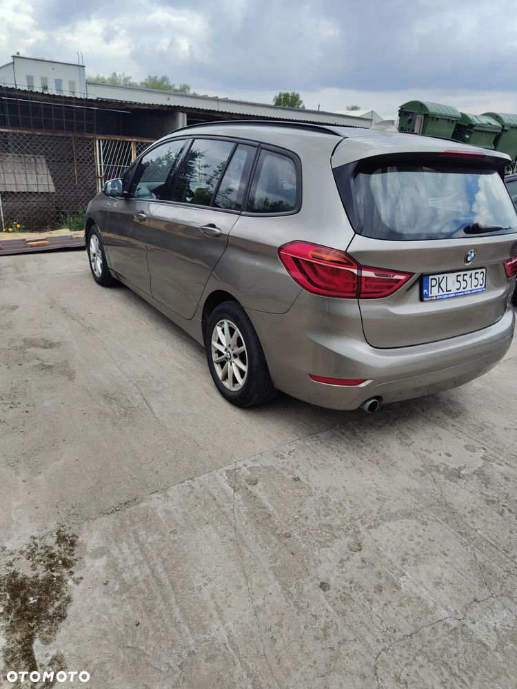 BMW Seria 2 218d - 4
