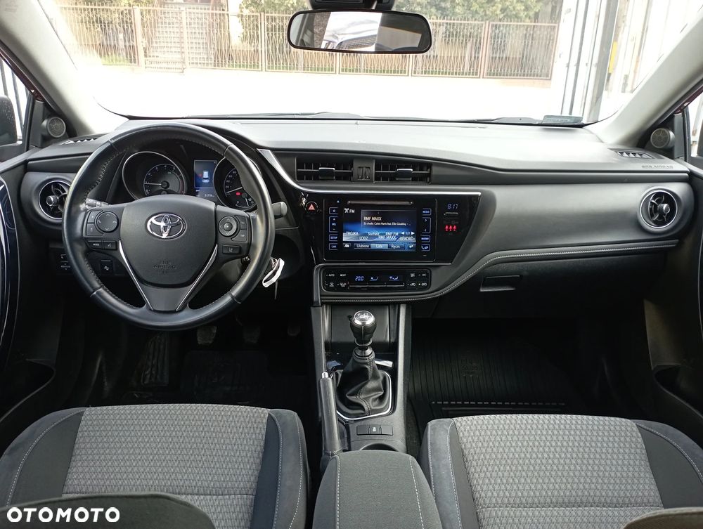 Toyota Auris 1.6 Selection - 8