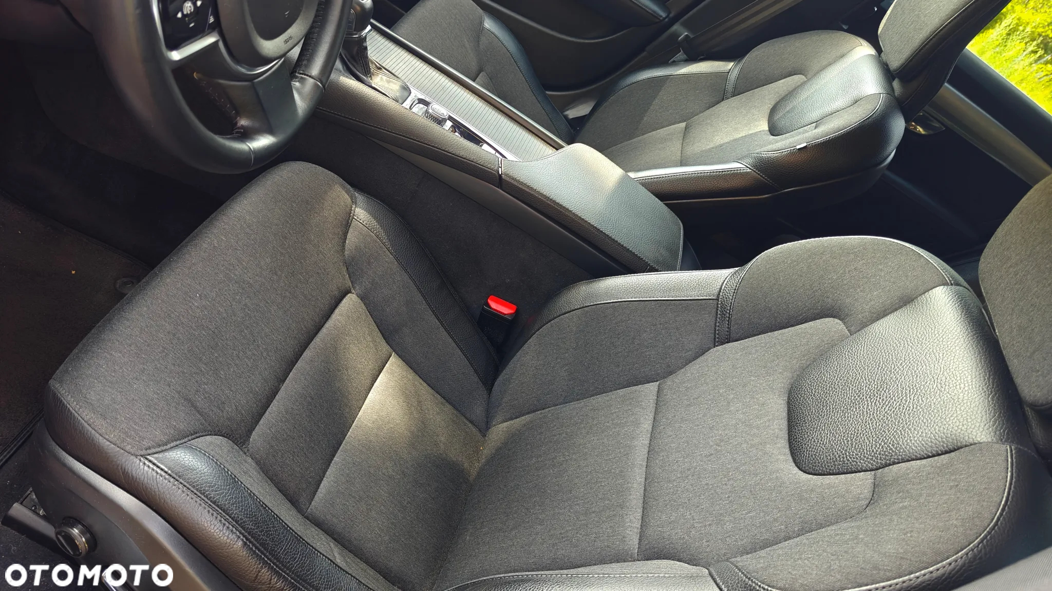 Volvo V90 D4 Momentum Pro - 26