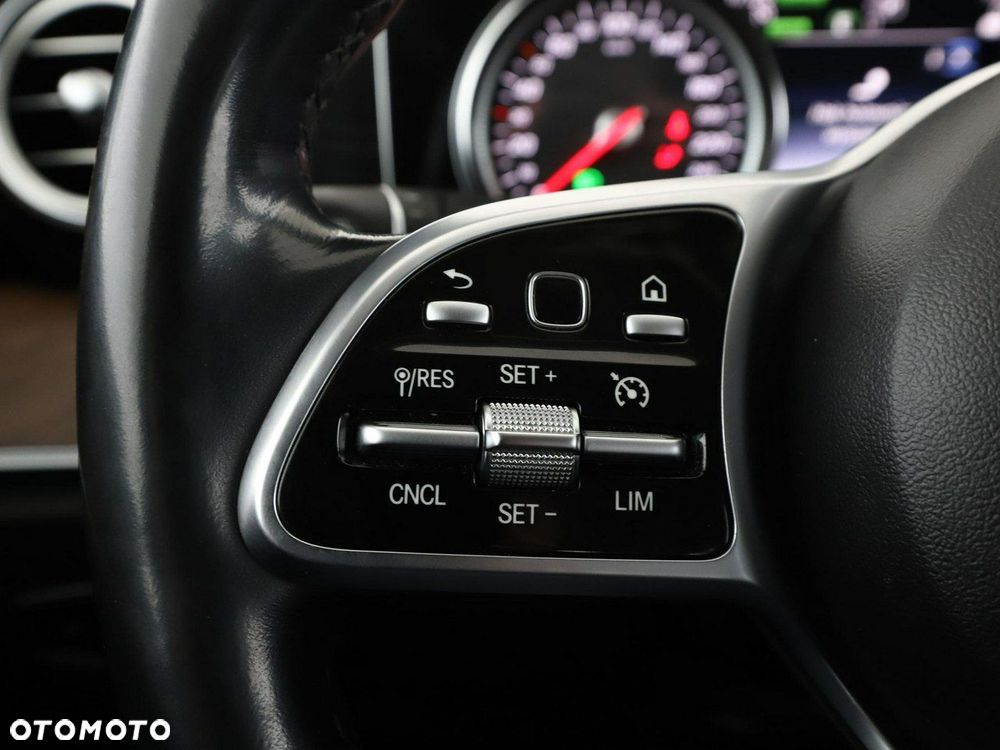 Mercedes-Benz Klasa E - 32