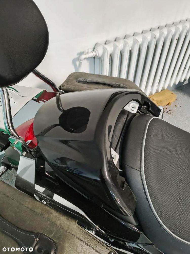 Suzuki Intruder - 10