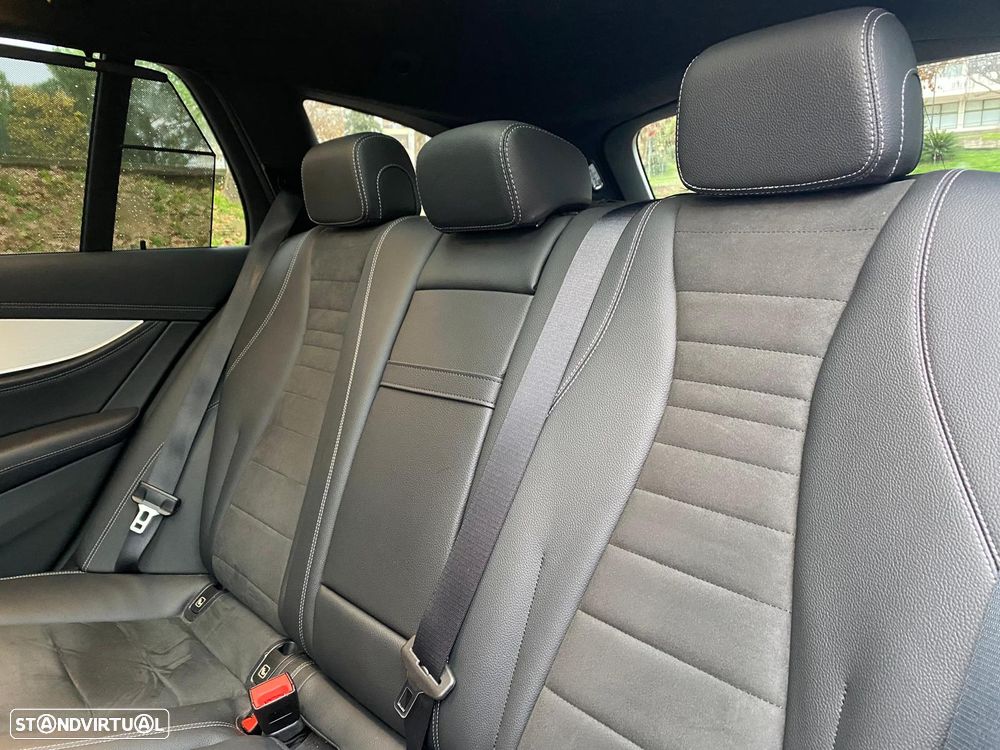 Mercedes-Benz E 300 de 9G-TRONIC AMG Line - 9