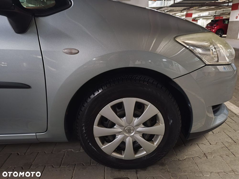 Toyota Auris 1.33 VVT-i Terra - 12