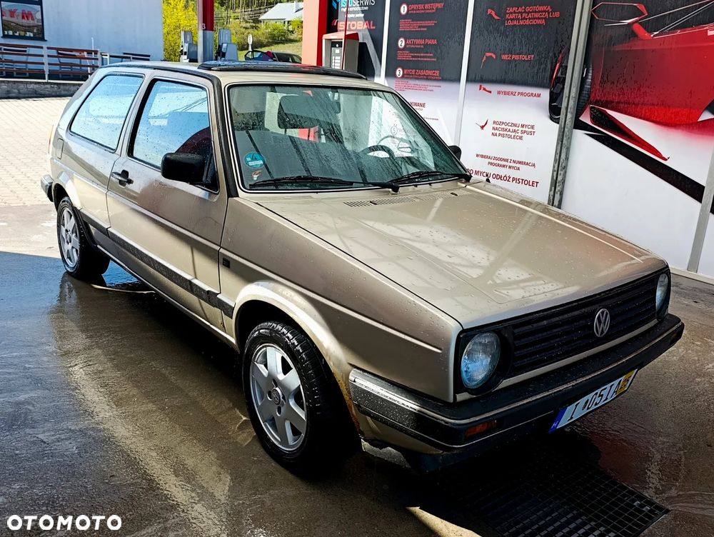 Volkswagen Golf - 2