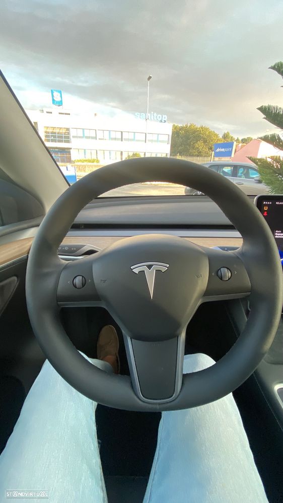 Tesla Model Y Standard - 30