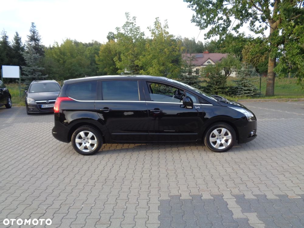 Peugeot 5008 HDI FAP 150 Family - 9