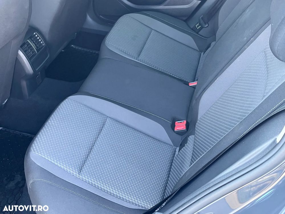 Volkswagen Passat Variant 2.0 TDI DSG Advance - 19