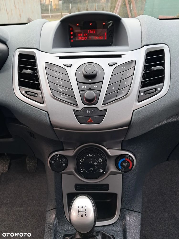 Ford Fiesta - 20