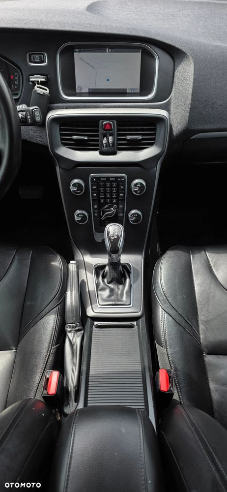 Volvo V40 D3 Momentum - 19