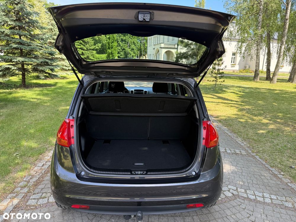 Kia Venga - 11