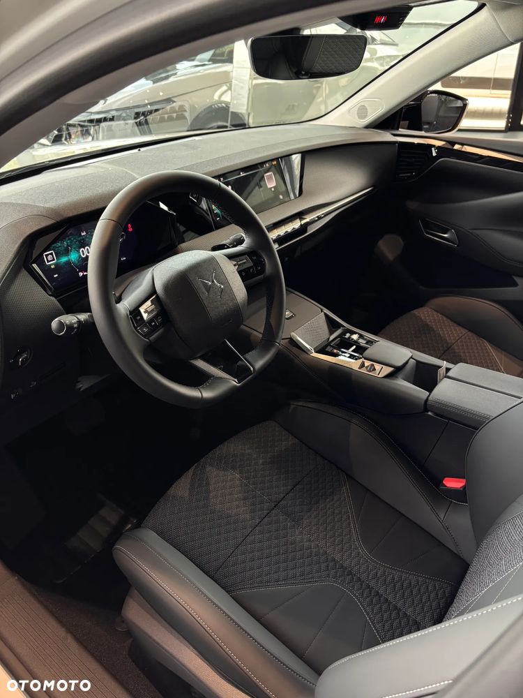 DS Automobiles N°4 1.2 mHEV Pallas eDCS6 - 23