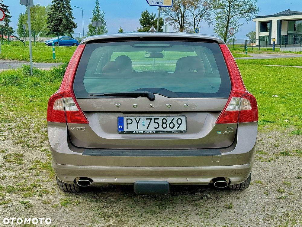 Volvo V70 D5 AWD Summum - 6