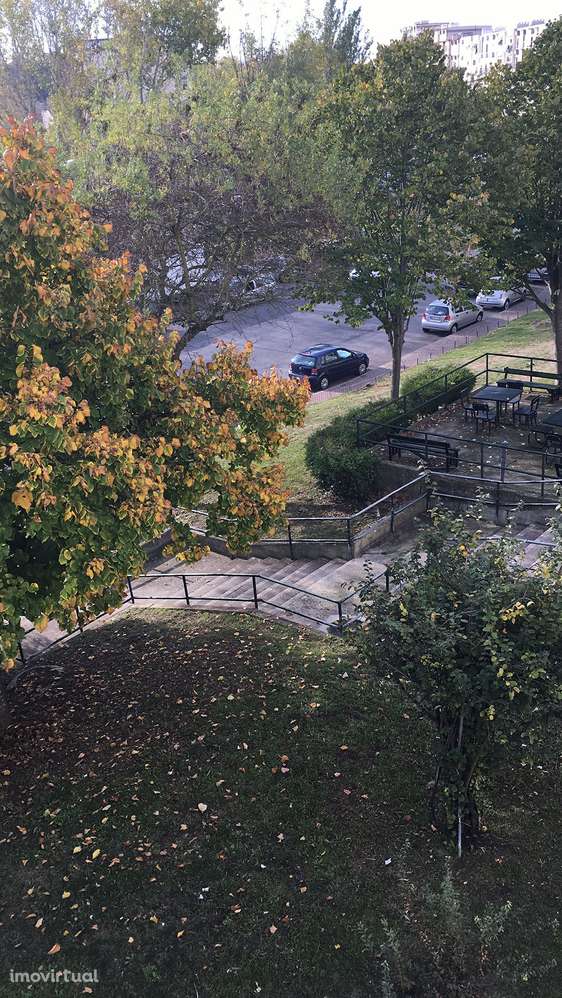 Quarto para arrendar perto do ISEL e RTP - Grande imagem: 2/6