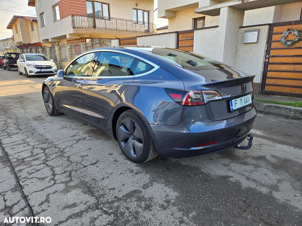 Tesla Model 3 - 6