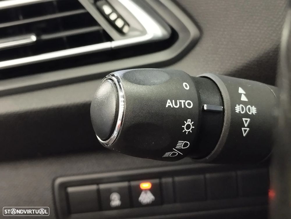 Peugeot 308 SW 1.5 BlueHDi GT Line EAT8 — fotografia 21