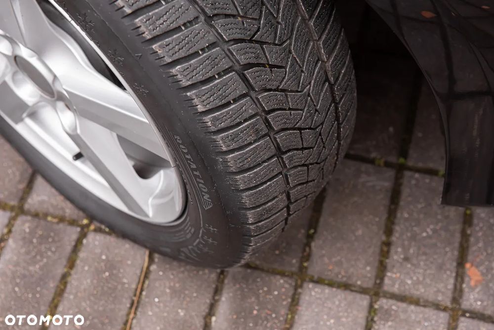 Volvo V40 D2 R Design - 30