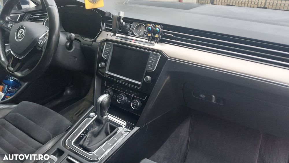 Volkswagen Passat 1.6 TDI (BlueMotion Technology) DSG Comfortline - 9