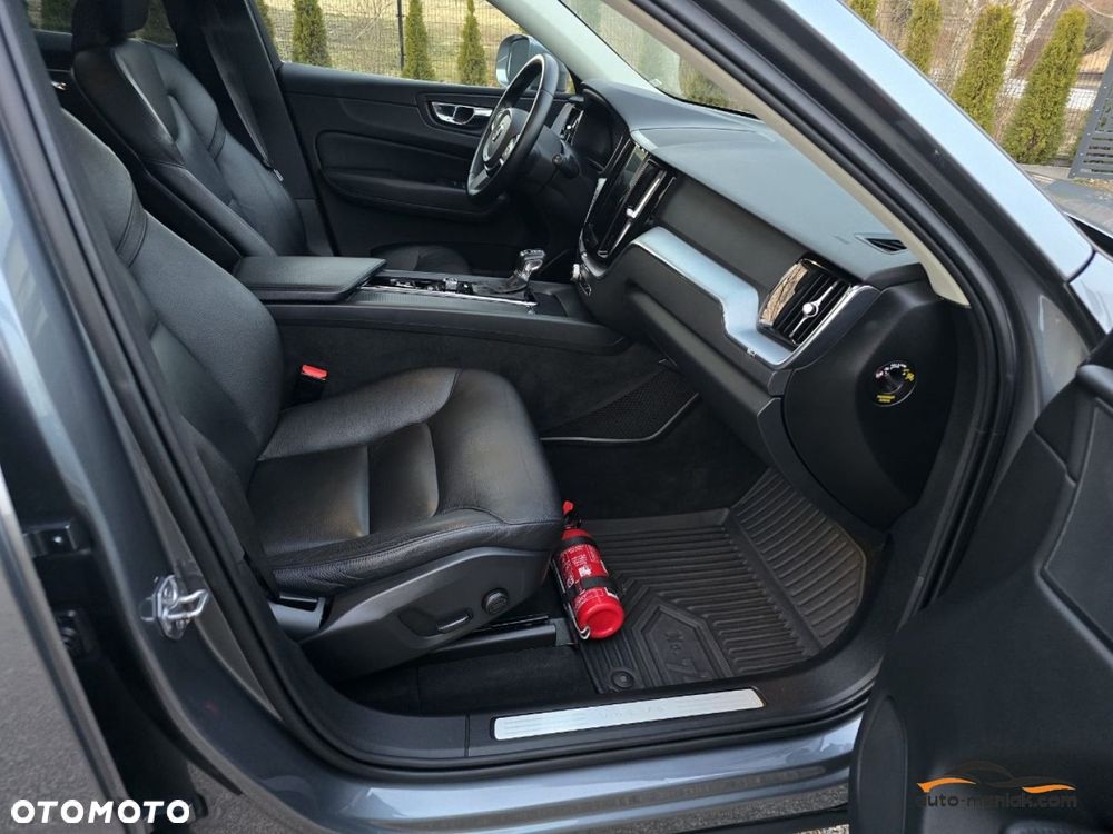 Volvo XC 60 D4 SCR Momentum - 12