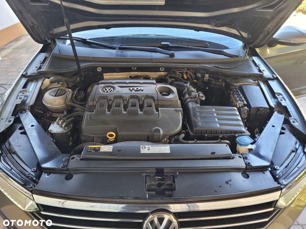 Volkswagen Passat Variant 2.0 TDI SCR DSG Comfortline - 34