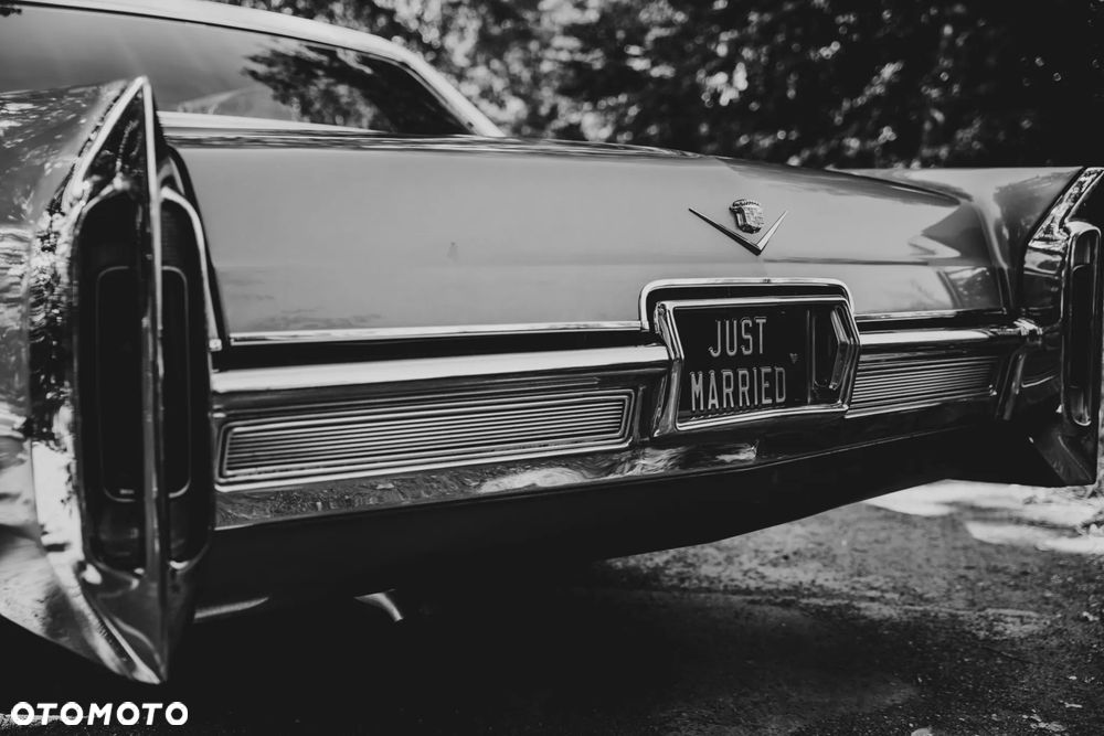 Cadillac Deville - 11