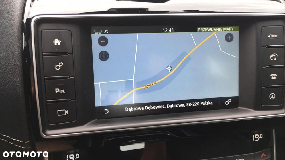 Jaguar XE 2.0 D R-Sport - 11