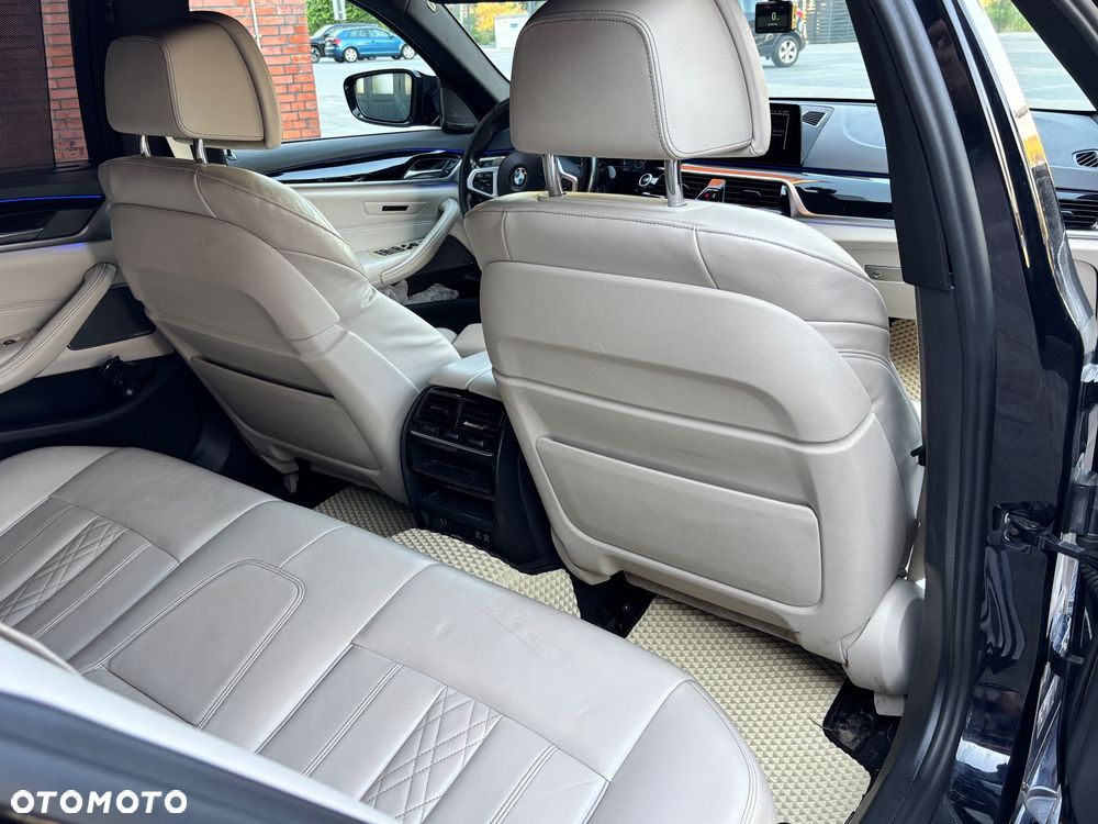 BMW Seria 5 530e M Sport sport - 23