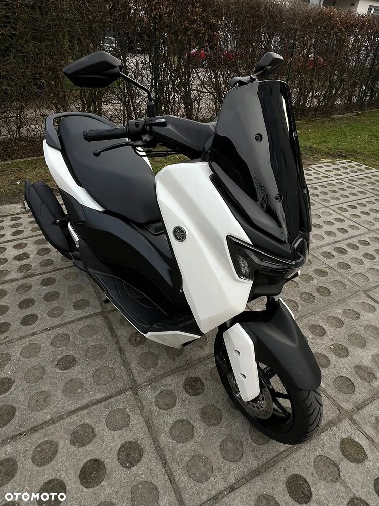 Yamaha NMAX - 4