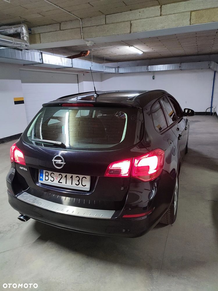 Opel Astra 1.4 T Essentia - 9