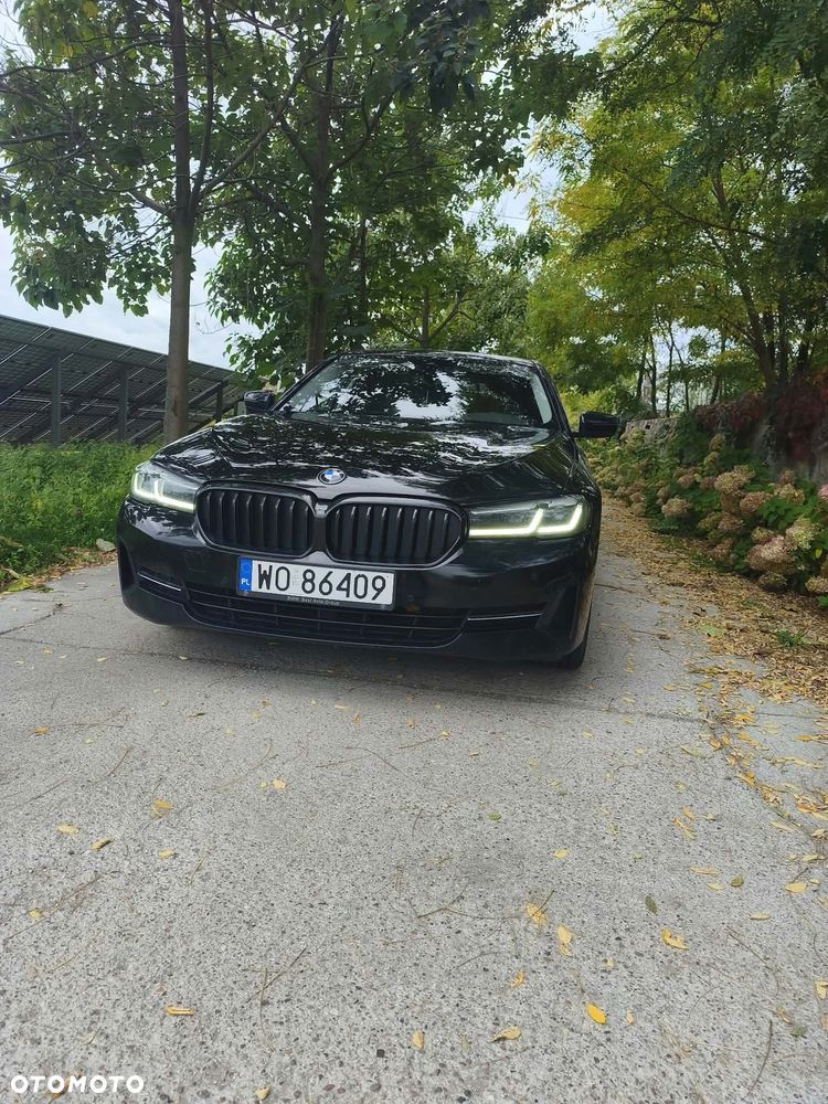 BMW Seria 5 2021 photo 3