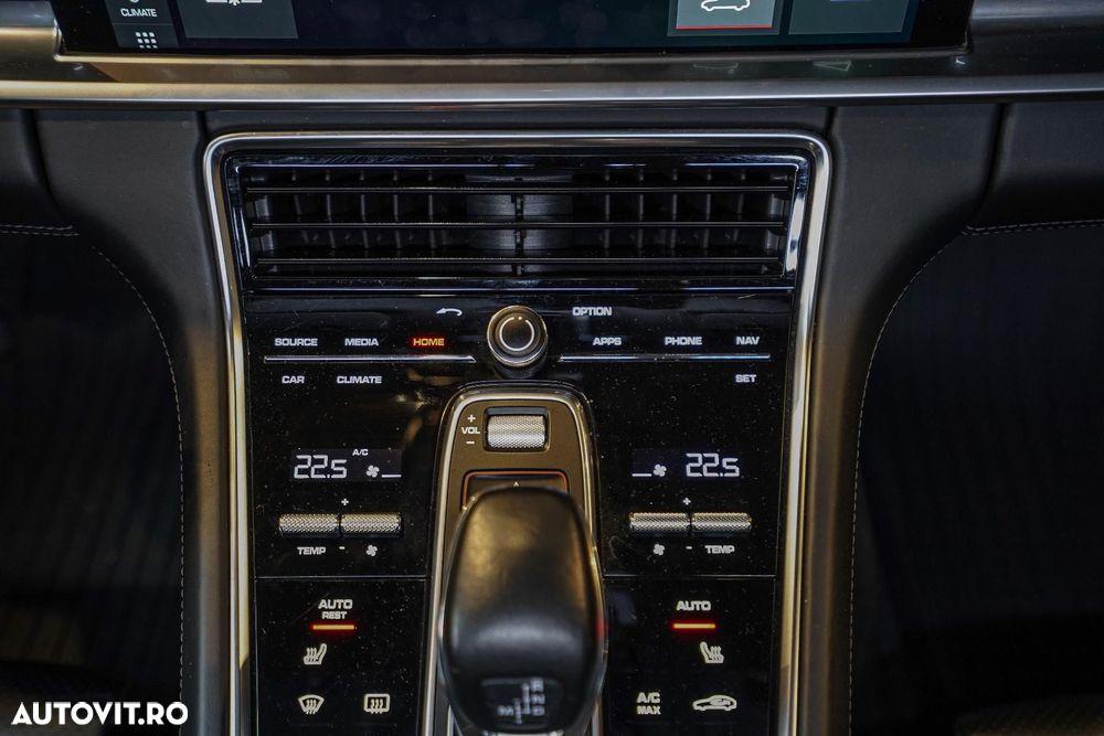 Porsche Panamera - 28