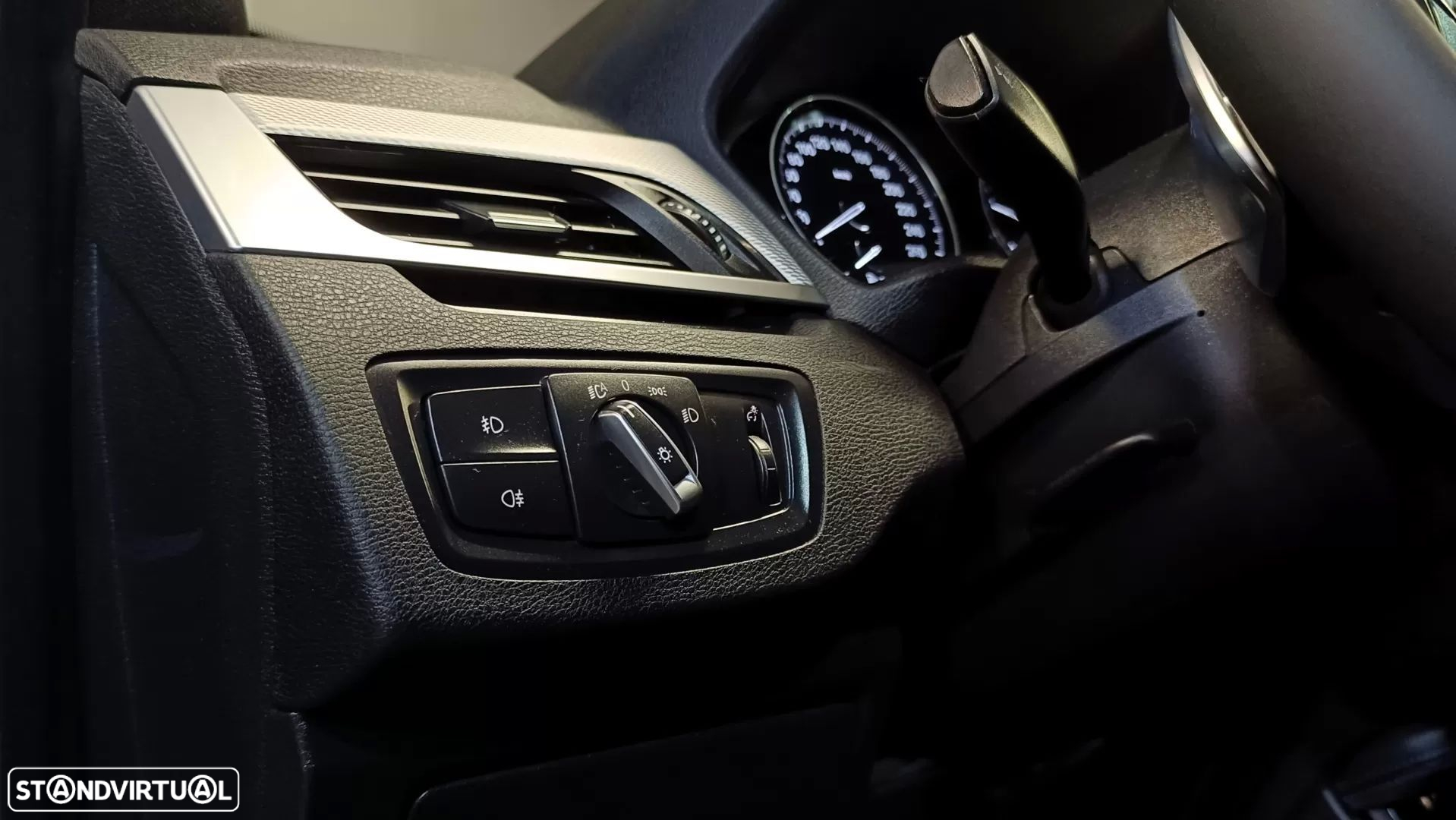 BMW X1 18 d sDrive Auto Pack M - 24
