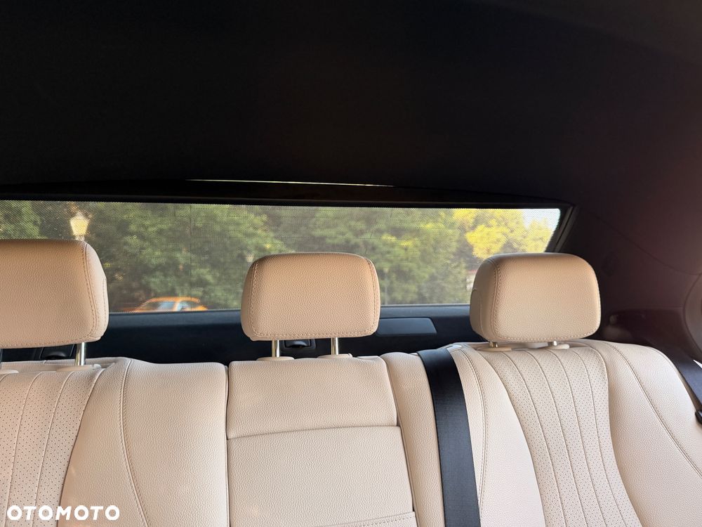 Mercedes-Benz Klasa E 300 9G-TRONIC - 23