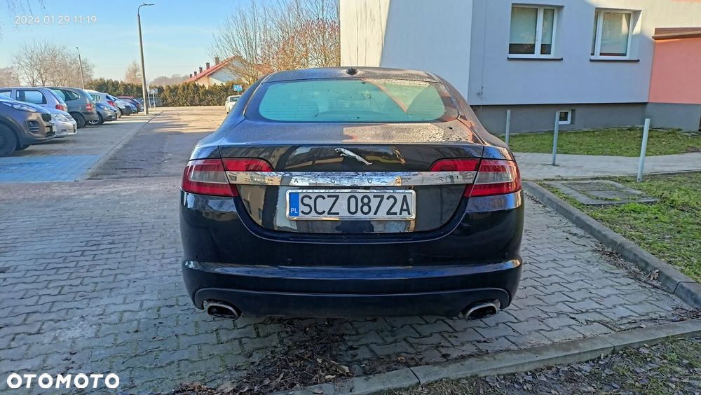 Jaguar XF 2.7 V6 D Luxury - 27