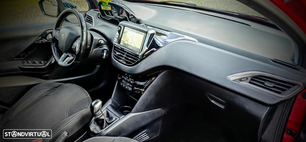 Peugeot 208 1.2 PureTech GT Line - 15