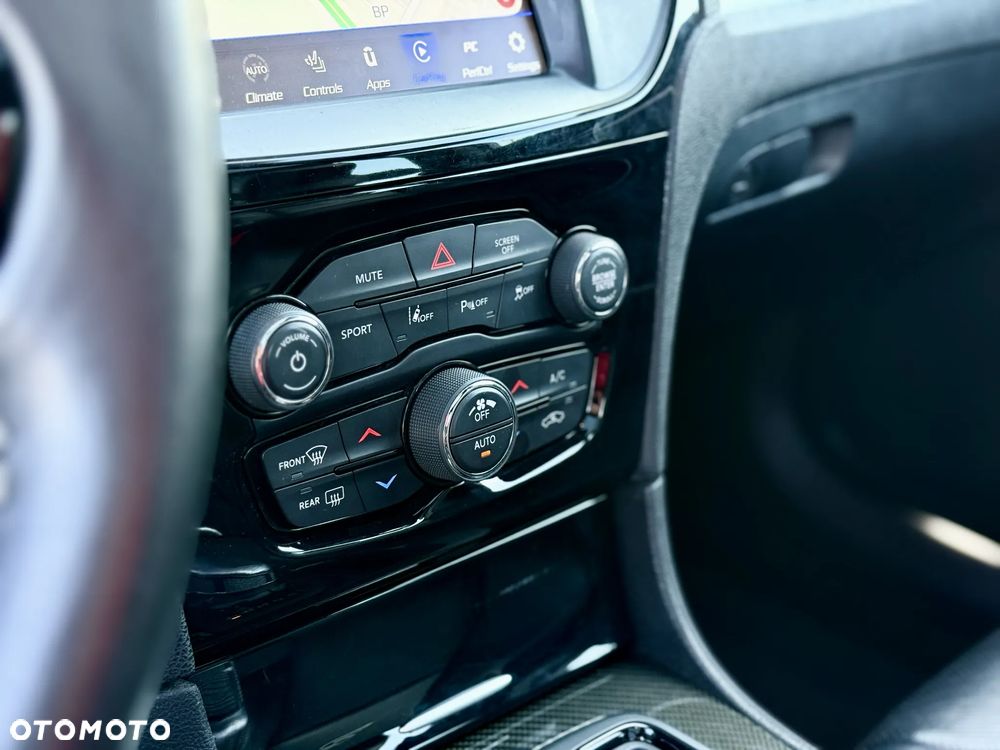 Chrysler 300s - 31