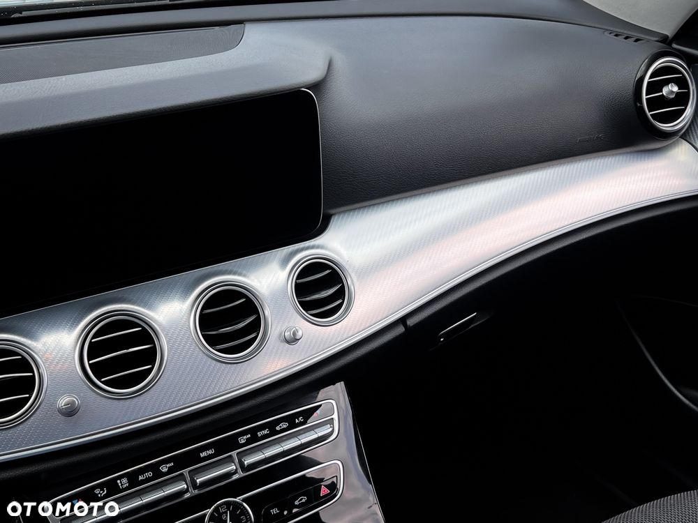 Mercedes-Benz Klasa E 200 d 9G-TRONIC - 31