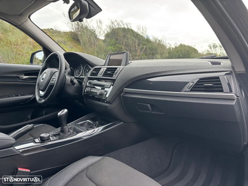 BMW 116 d Line Urban - 24
