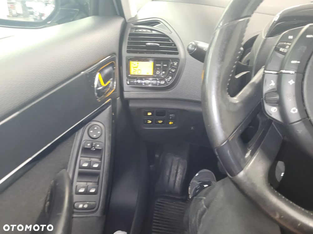 Citroën C4 Picasso ver-1-6-e--hdi-fap-egs6-exclusive - 12