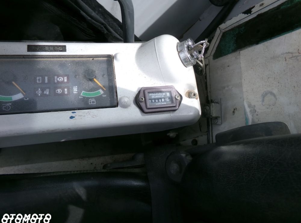 Bobcat x320 minikoparka - 3