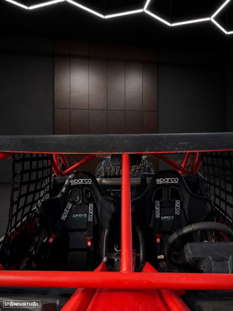 Can-Am Maverick R Maverick RC - 6