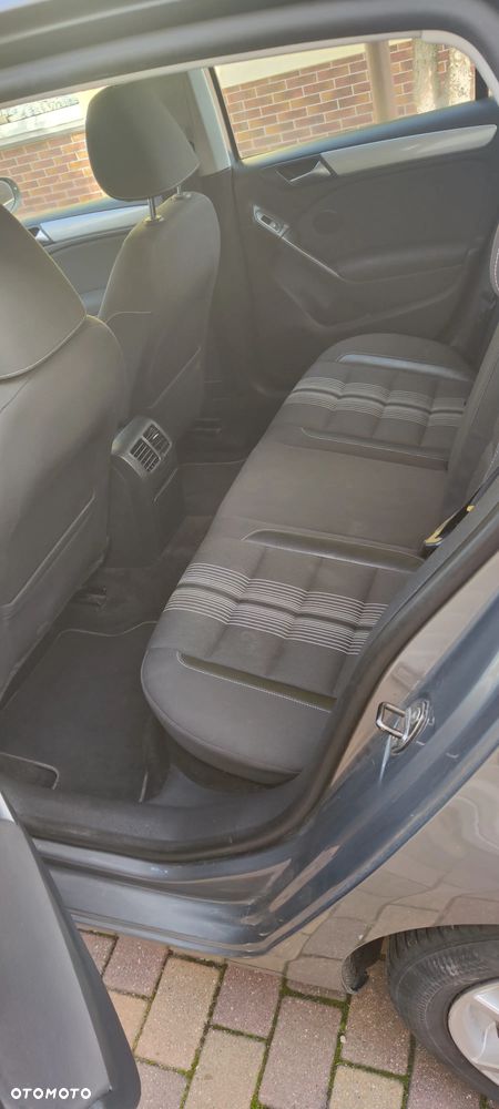 Volkswagen Golf - 11