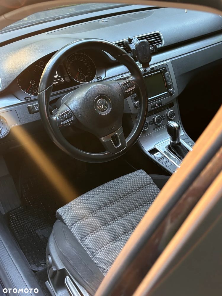 Volkswagen Passat - 23