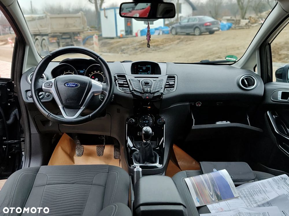 Ford Fiesta 1.0 EcoBoost S&S TITANIUM X - 26