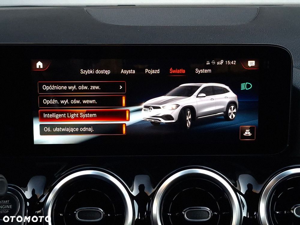 Mercedes-Benz GLA - 28