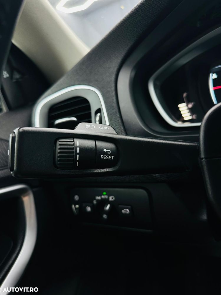 Volvo V40 D2 ECO Summum - 29