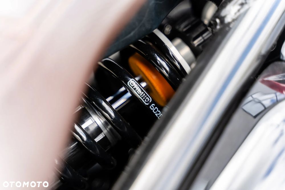 Triumph Bonneville Bobber - 13