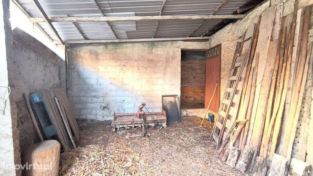 Armazém em Orgens de 110,00 m2 - Grande imagem: 4/26