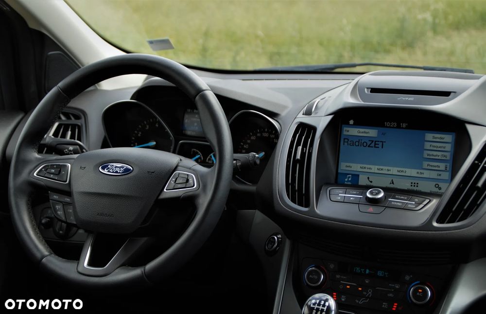 Ford Kuga - 37