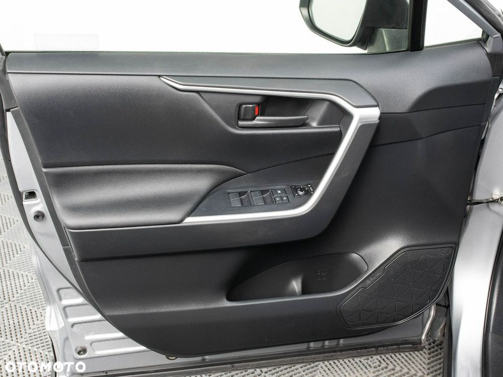 Toyota RAV4 - 10