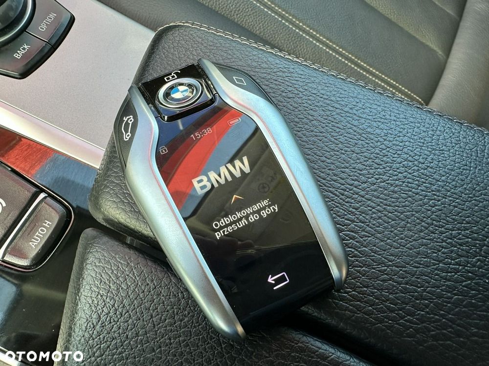 BMW Seria 5 520d - 28